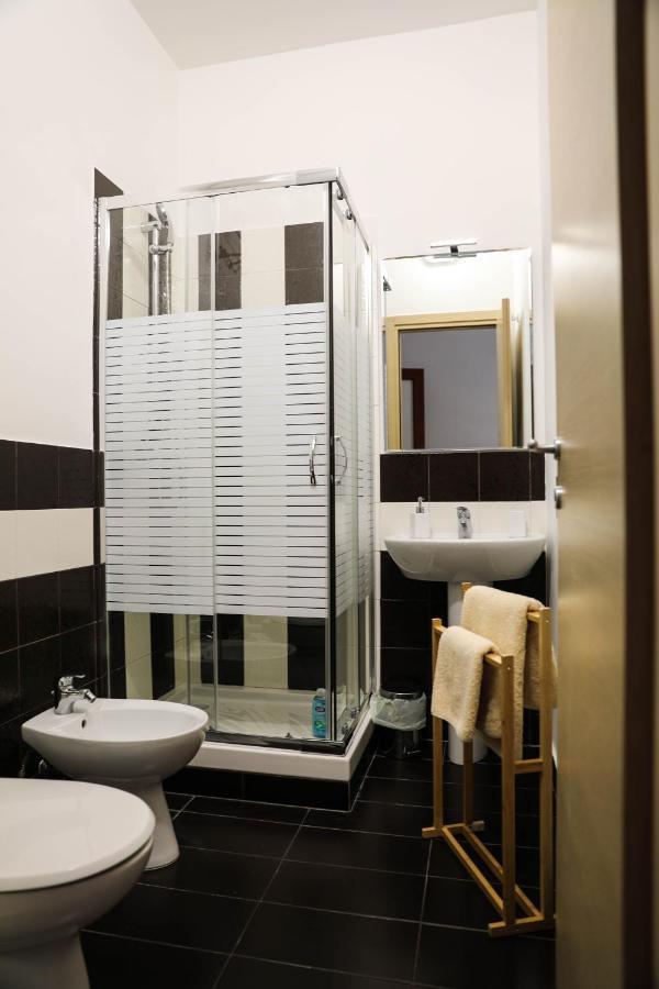 Aura Home Rent Of Rooms With Shared Kitchen Bari Exterior foto